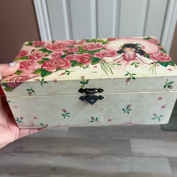 4/$100 vintage 1976 Floral Jewelry Box with Doll Design with ballerina 🩰 - Picture 1 of 8